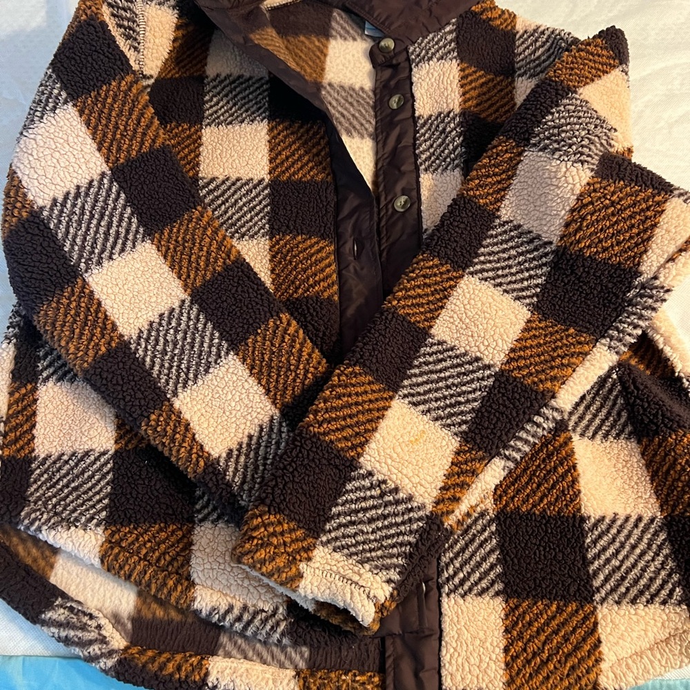 Columbia Sweater - Picture 2 of 3